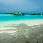 Мальдивы, HOLIDAY ISLAND RESORT & SPA